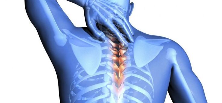 poškodba hrbtenice kot vzrok bolečine med lopaticami